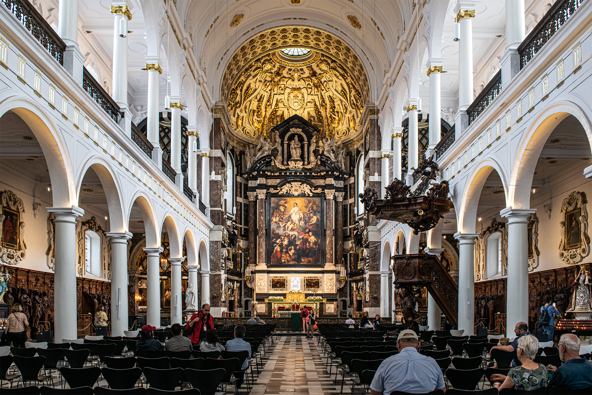 Experience the wonders of Antwerp